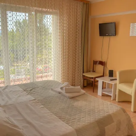 Guest house Double Duce 3063b 3*
